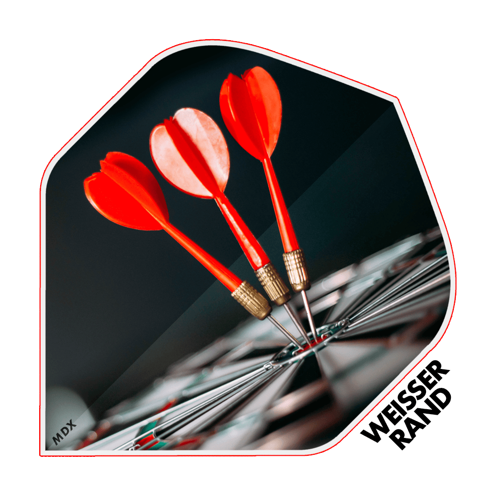 MD-401-4SLog_4-seitig_Bedruckte_Flights_Logo_MDX_4 Das Bild zeigt drei rote Dartpfeile, die im Bullseye einer Dartscheibe stecken. Am rechten unteren Rand steht der Text "WEISSER RAND".